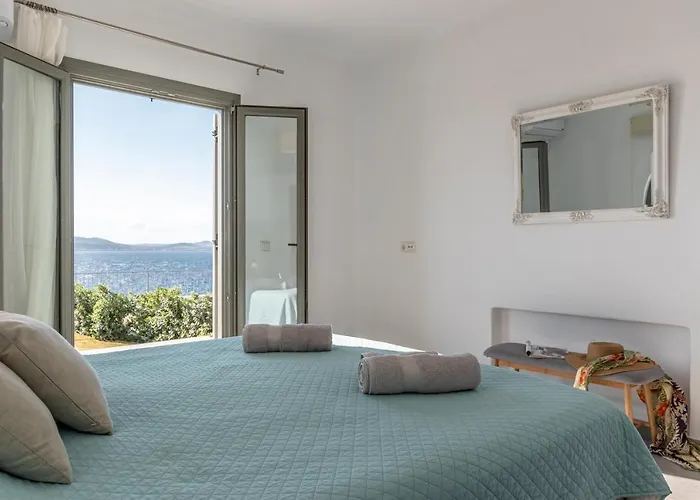 Dionysus House&ariadne *